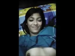 Haciendo porno mientras estaba de vacaciones se emocionó tanto con la idea