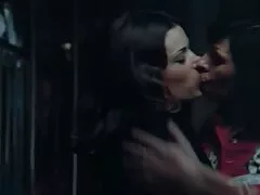 Amigos maduros del sexo swinger vienen a disfrutar de una sesión de sexo grupal
