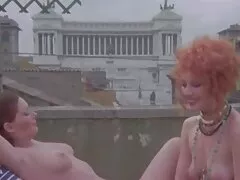 Dulce coño luciendo bien posando desnuda y atada con vibrador