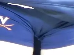 Mi peluda esposa sigue enseñando lo rico que son sus pelos esperando se calienten mas