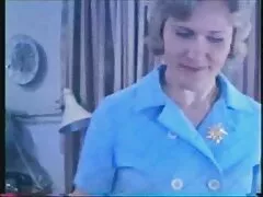 Caliente por detrás del sexo de pie, vea su cameltoe retocado áspero y luego se inclinó para tener sexo