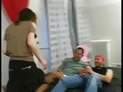 Mary Does Cocksucking y montando su juguete sexual vibrante y giratorio