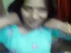 Esposa con labios sensuales entregando una cabeza épica