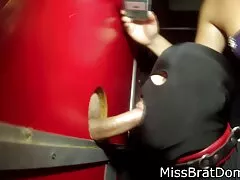 Mi amigo contratista endurece mi martillo