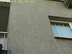 Esposa puta Susan sirviendo a los toros de la BBC delante de su marido cornudo